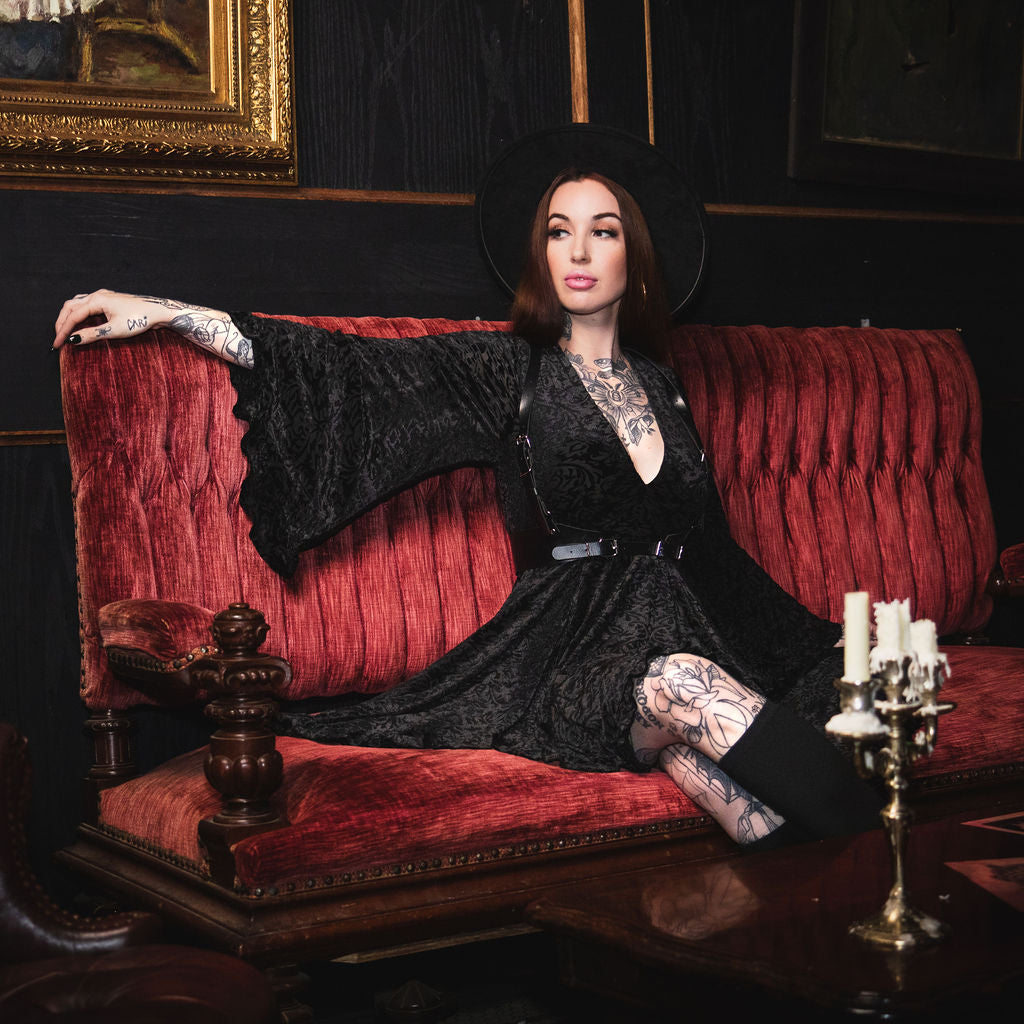 red velvet black dress Nyx Calibrate Fulfilment - Out of Stock My Height is:Regular (5'2